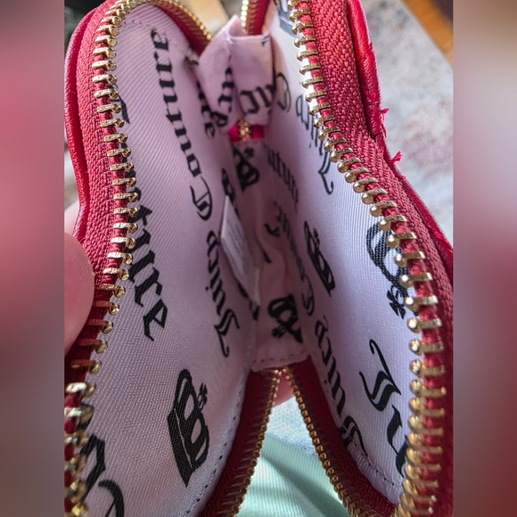 Juicy Couture Red Heart Crossbody Bag - Picture 3 of 5